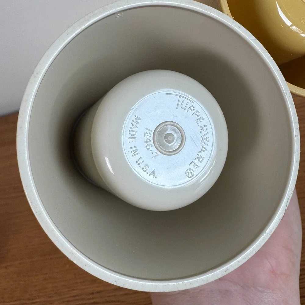 Tupperware‎ Vintage Oil & Vinegar Cruets Harvest Gold Cream with lids